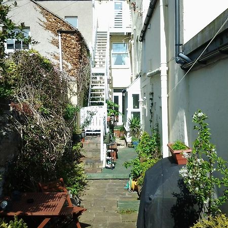 No. 9 Guest House ランディドノー エクステリア 写真